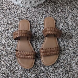 Universal Thread Tan Woven Sandals